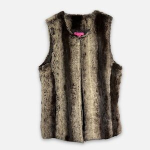 Betsey Johnson Faux Fur Fly Away Vest Size Large MSRP: $68.00